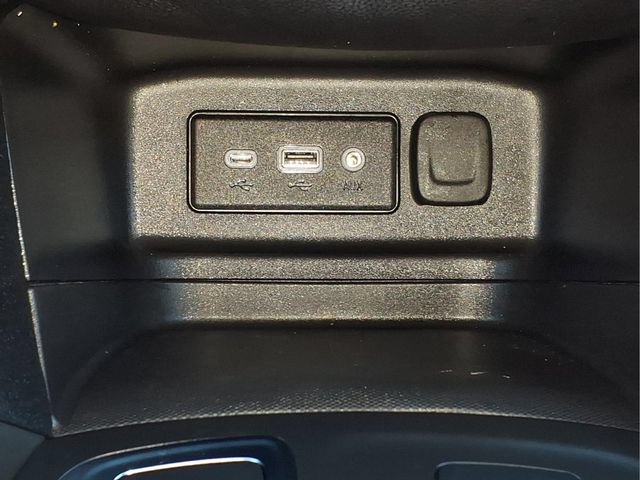Used 2024 Chevrolet Equinox LT w/ LPO, Floor Liner Package AWD/4WD image 18