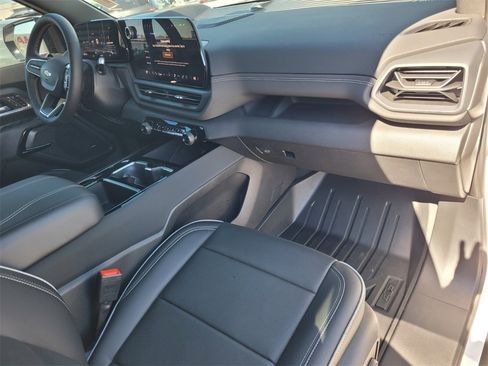 Used 2026 Chevrolet Silverado EV LT image 17