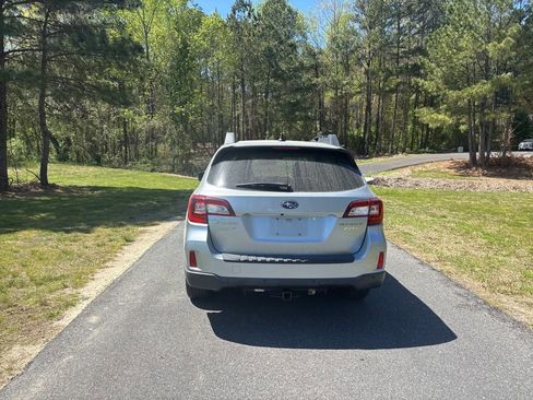Used 2017 Subaru Outback 2.5i Limited image 6