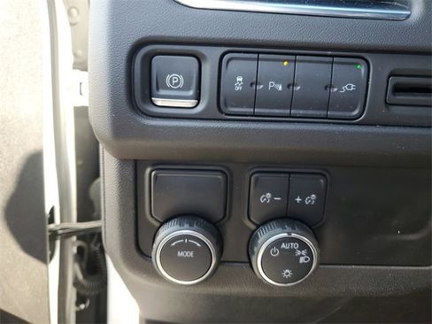 Used 2021 Chevrolet Suburban LT w/ Rear Media and Nav Package image 11