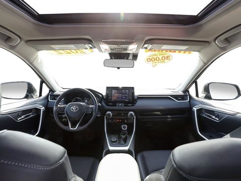 Used 2022 Toyota RAV4 XLE Premium AWD/4WD image 24