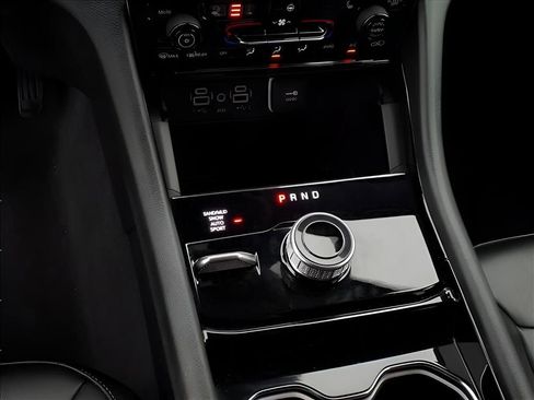 Used 2023 Jeep Grand Cherokee L Limited image 10