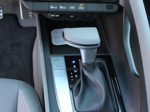 New 2026 Hyundai Elantra Sport FWD image 18