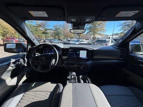 Used 2025 Chevrolet Silverado 1500 ZR2 w/ Technology Package image 6