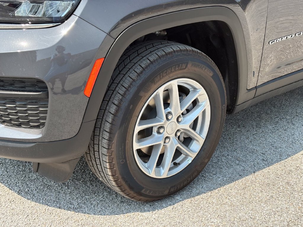 New 2026 Jeep Grand Cherokee Laredo RWD image 9
