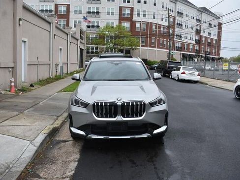 Used 2025 BMW X1 xDrive28i AWD/4WD image 2