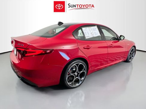 Used 2022 Alfa Romeo Giulia Veloce image 4