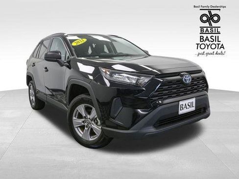 Used 2022 Toyota RAV4 LE image 2