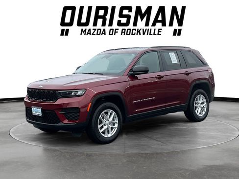 Used 2024 Jeep Grand Cherokee Laredo X AWD/4WD image 2