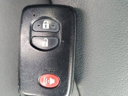 Used 2015 Toyota Prius Four image 28