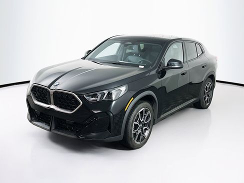 Used 2025 BMW X2 xDrive28i image 3