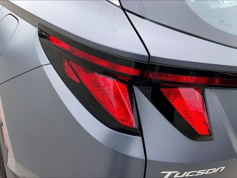 Certified 2025 Hyundai Tucson SE FWD image 29