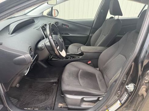 Used 2018 Toyota Prius Three FWD image 11