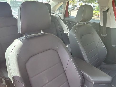 Used 2023 Volkswagen Jetta SE w/ Panoramic Sunroof Package image 38