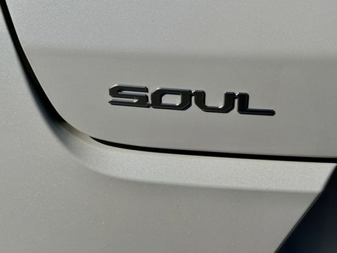Used 2025 Kia Soul LX FWD image 20