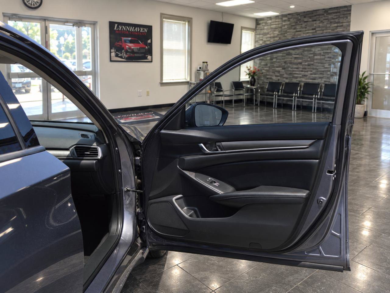 Used 2019 Honda Accord LX image 18