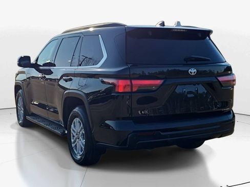 Used 2025 Toyota Sequoia SR5 image 7
