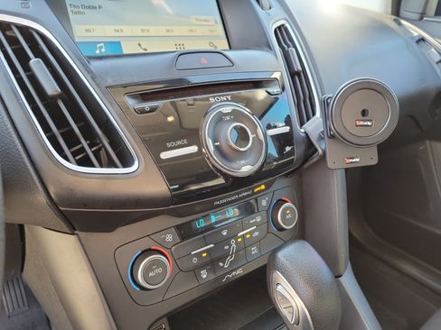Used 2018 Ford Focus SEL FWD image 17