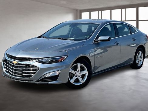 Used 2023 Chevrolet Malibu LT image 2
