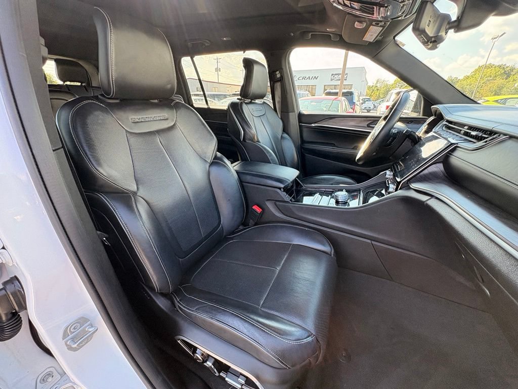 Used 2021 Jeep Grand Cherokee L Overland w/ Luxury Tech Group IV AWD/4WD image 33