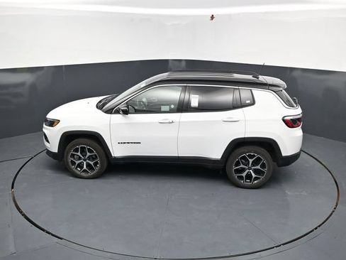 Used 2026 Jeep Compass Limited AWD/4WD image 30