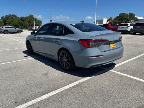 Used 2023 Honda Civic Sport image 3