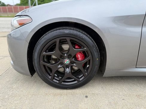 Used 2020 Alfa Romeo Giulia AWD w/ Quick Order Package 22J Sport image 12