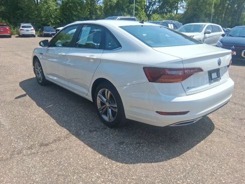 Used 2019 Volkswagen Jetta R-Line w/ R-Line Cold Weather Package FWD image 3