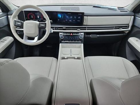 Used 2025 Hyundai Santa Fe SEL AWD/4WD image 17