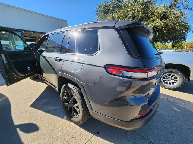 Used 2024 Jeep Grand Cherokee L Laredo AWD/4WD image 4