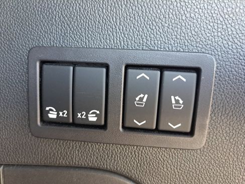 Used 2017 Chevrolet Tahoe Premier AWD/4WD image 24