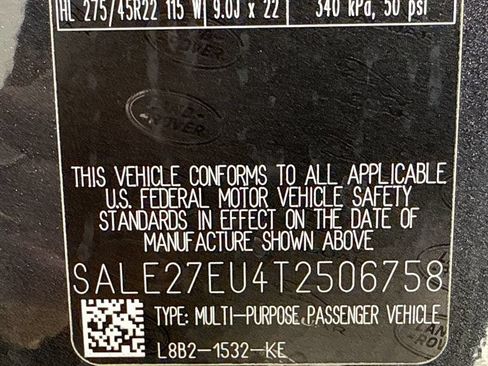 Used 2026 Land Rover Defender 110 X-Dynamic SE AWD/4WD image 28