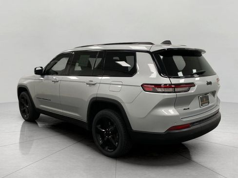 Used 2023 Jeep Grand Cherokee L Laredo AWD/4WD image 8