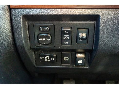 Used 2018 Toyota Tundra Limited w/ TRD Off Road Package image 29