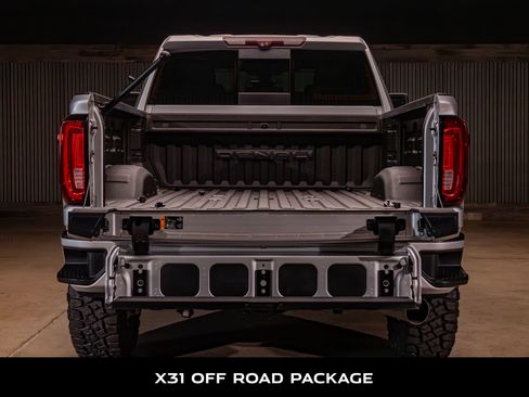Used 2021 GMC Sierra 2500 Denali w/ Denali Ultimate Package AWD/4WD image 9