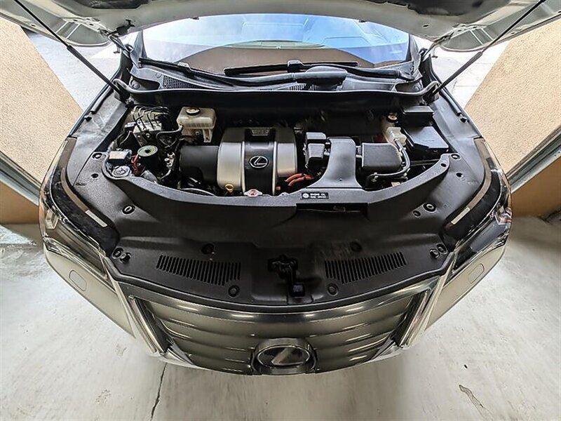 Used 2018 Lexus RX 450h AWD w/ Premium Package image 17