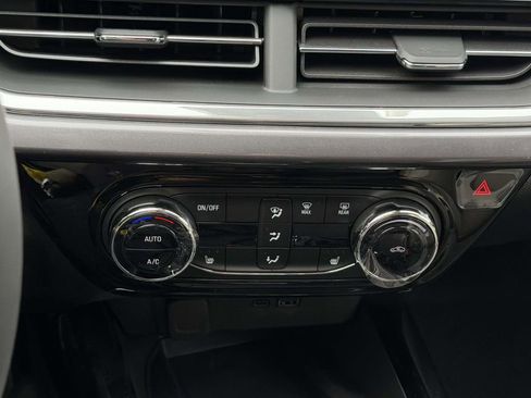 New 2026 Chevrolet Trax ACTIV w/ Sunroof Package FWD image 6