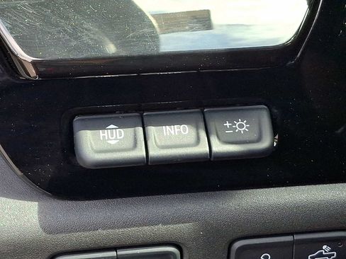 Used 2022 Chevrolet Silverado 1500 ZR2 w/ Technology Package AWD/4WD image 26