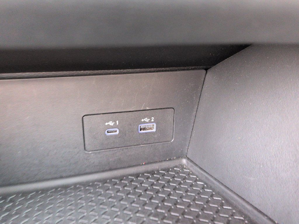 Used 2025 Nissan Pathfinder SV FWD image 19
