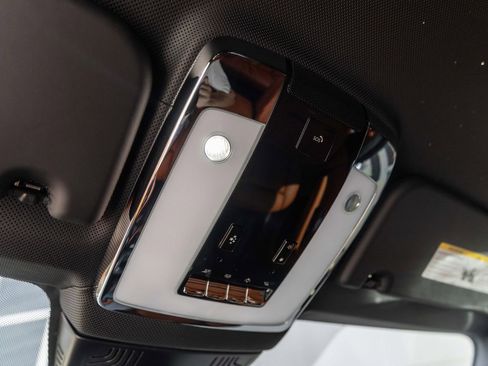 Certified 2025 Rolls-Royce Cullinan Black Badge w/ Leather Finishing Pack AWD/4WD image 33