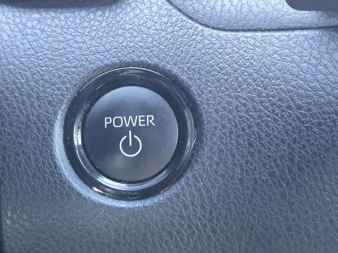 Used 2025 Toyota Camry SE image 26