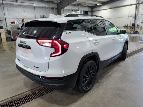 Used 2023 GMC Terrain SLE w/ Elevation Edition AWD/4WD image 3