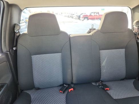 Used 2011 GMC Canyon SLE image 28