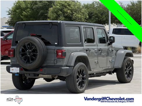 Used 2023 Jeep Wrangler Unlimited Sahara AWD/4WD image 4