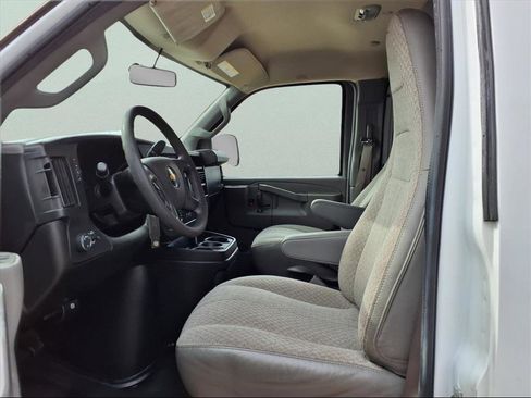 Used 2020 Chevrolet Express 3500 Extended w/ Driver Convenience Package image 12