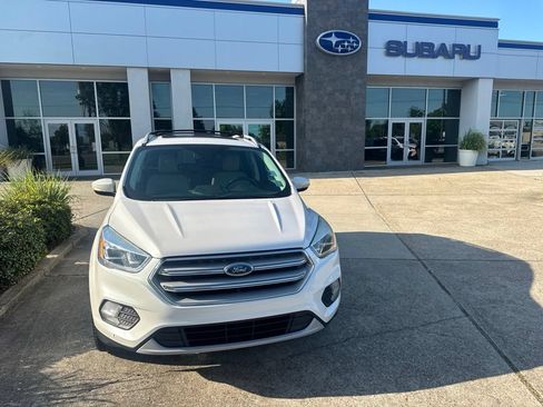Used 2018 Ford Escape Titanium FWD image 2