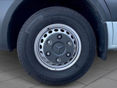 Used 2024 Mercedes-Benz Sprinter 4500 image 10