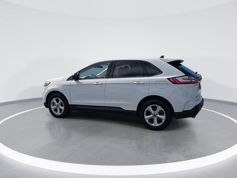 Used 2020 Ford Edge SE image 6