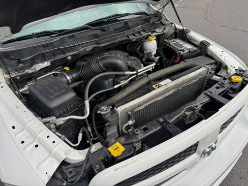 Used 2018 RAM 1500 Express AWD/4WD image 23