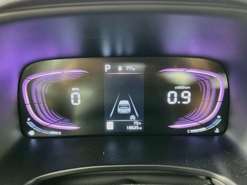 Used 2025 Kia Soul LX w/ LX Technology Package FWD image 14